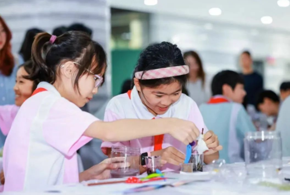校园启动学生们归纳运用化学物理生物等学科常识打开实践 校园启动学生们归纳运用化学物理生物等学科常识打开实践